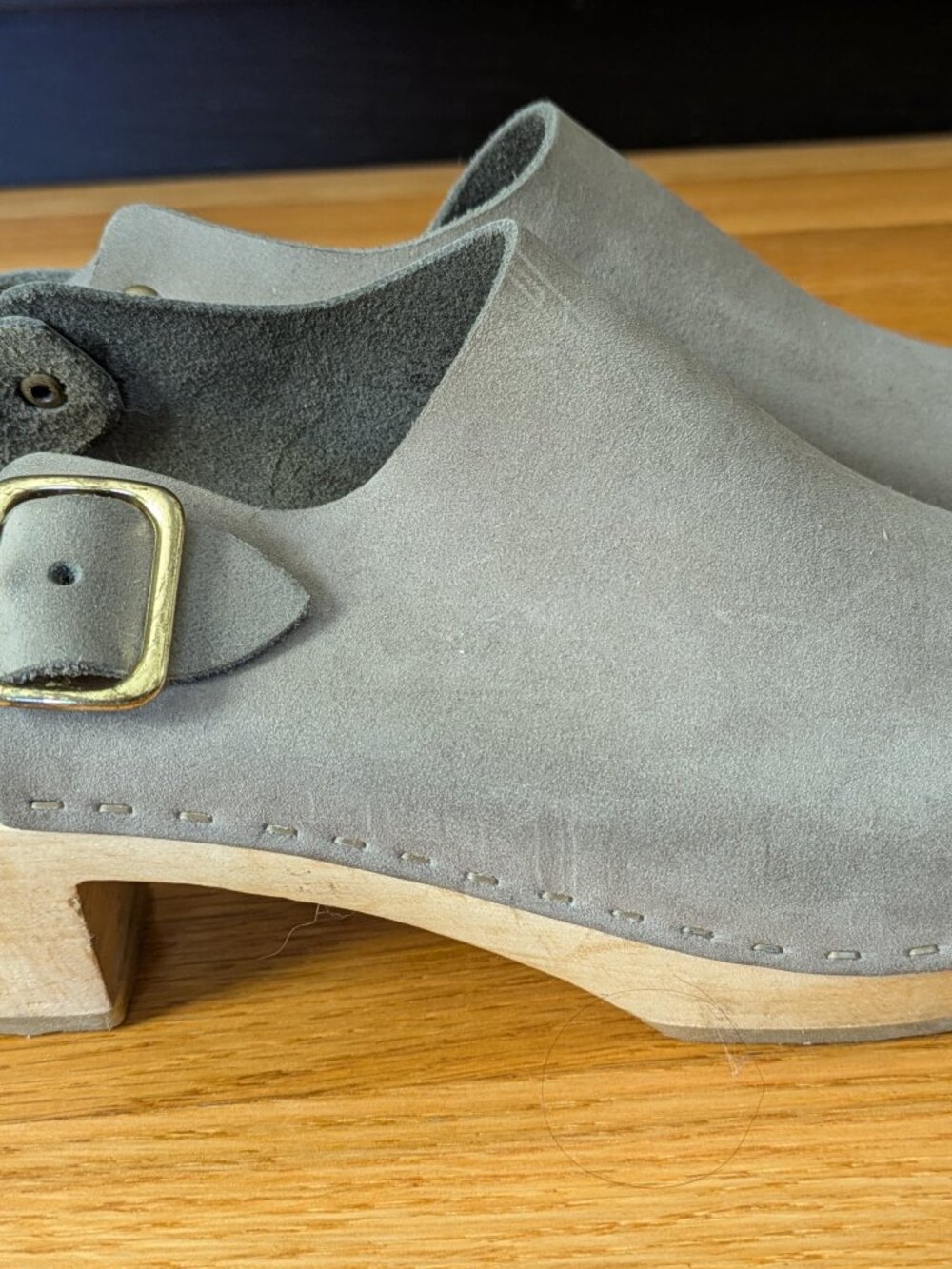 Bryr Suzie Closed Toe Mid Heel Clogs in Gray Suede, Size 36